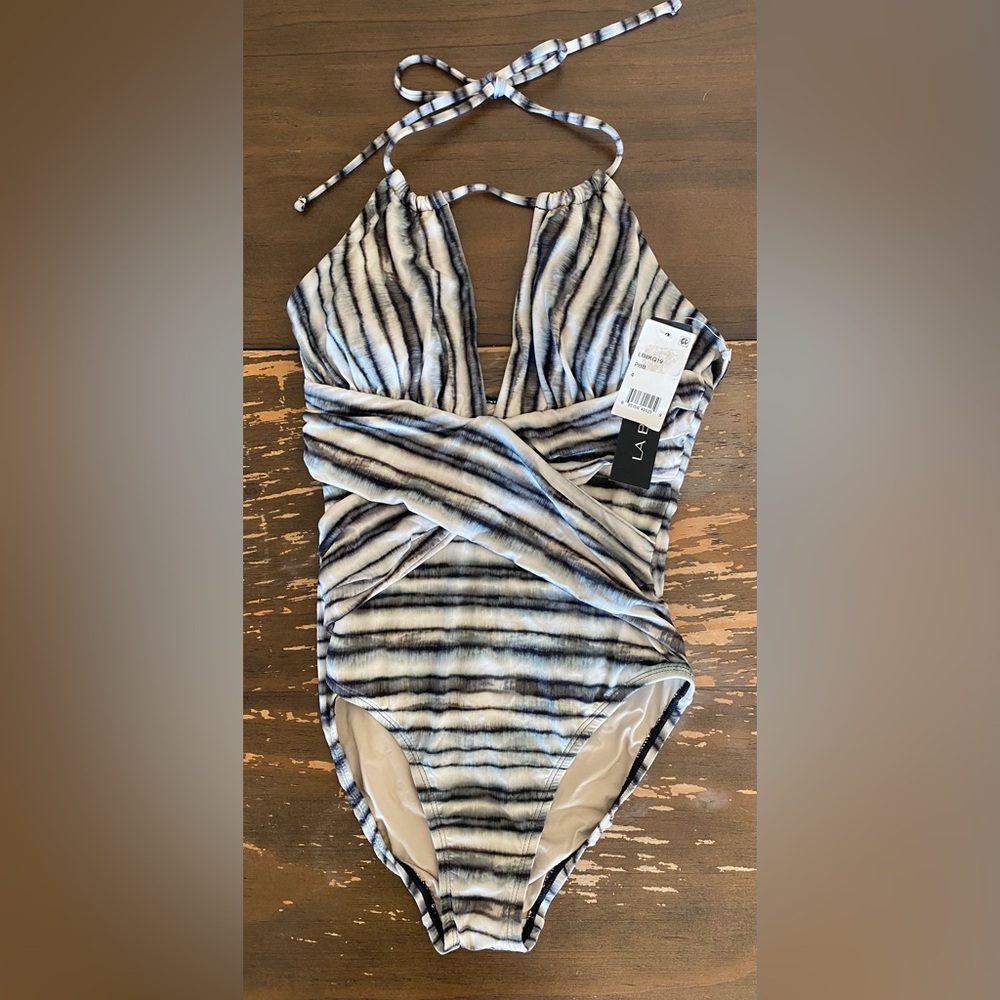La Blanca one piece women’s swimsuit brand new with tags size 4